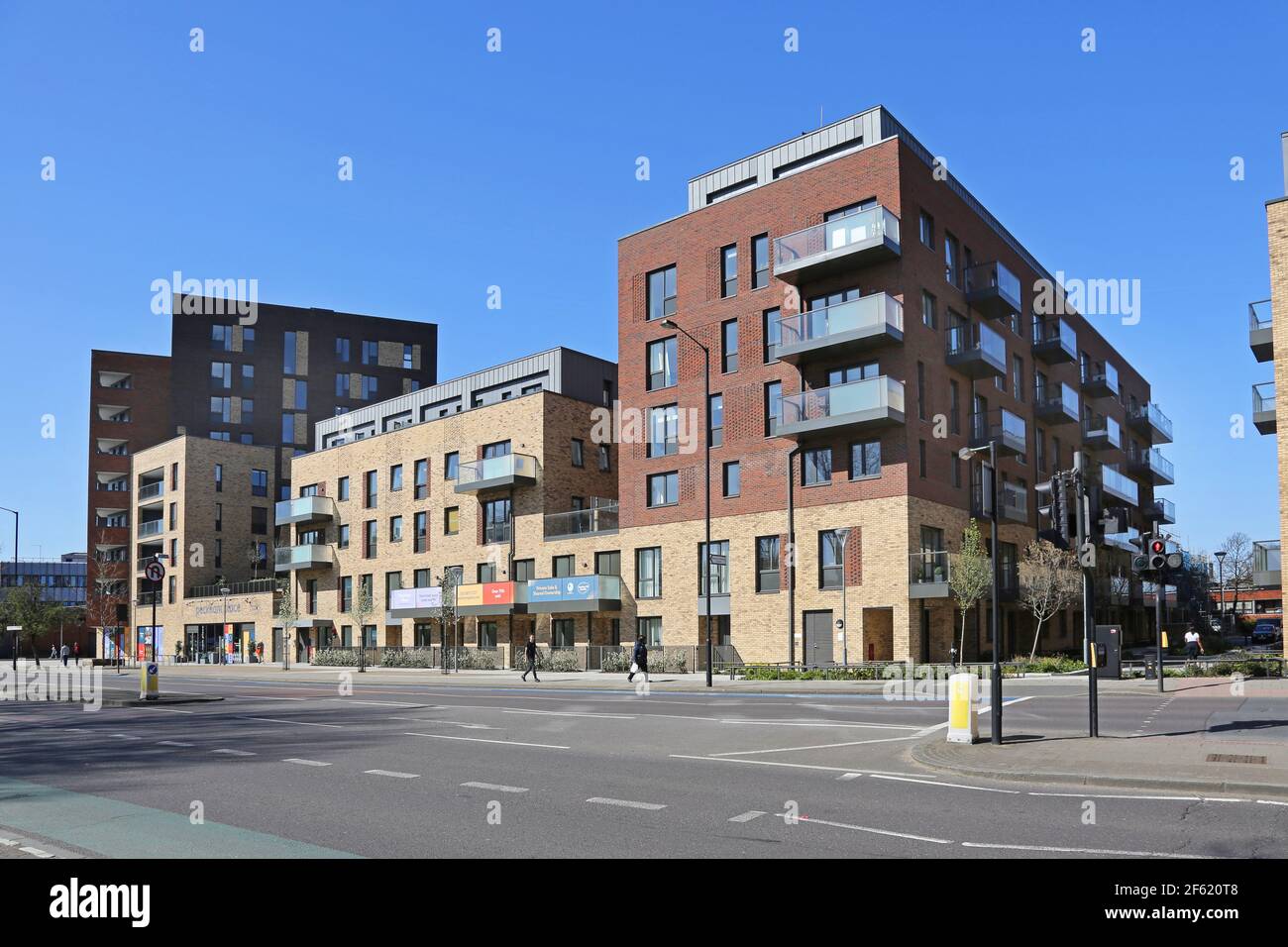 Peckham Place, un nuovo complesso di appartamenti su Queens Road, Peckham, Londra, Regno Unito. Sviluppato da Notting Hill Genesis Housing Association. Foto Stock