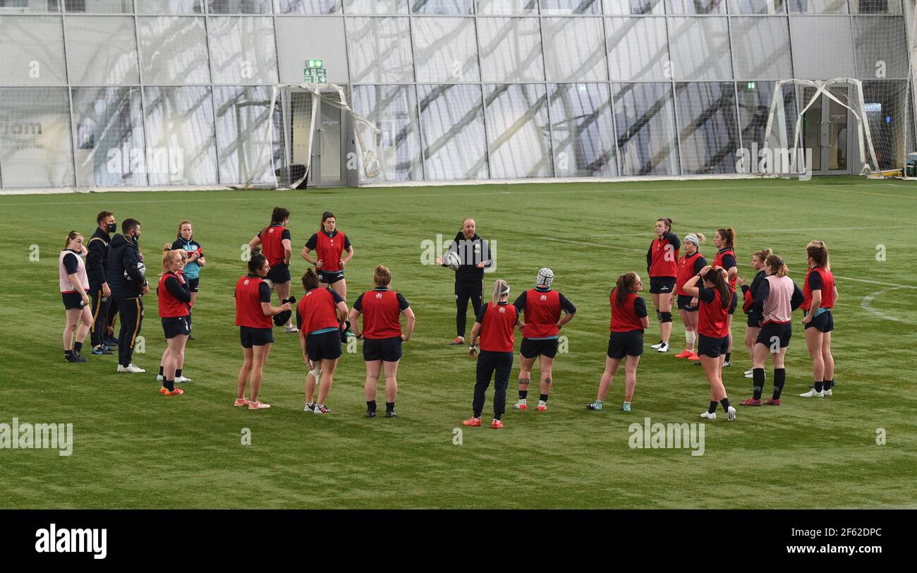 Oriam Sports CenterRiccarton, Edinburgh.Scotland UK. 29 Marzo 21 Scotland Women's Rugby Squad sessione di allenamento per il prossimo Six Nation Match vs England Pic mostra Bryan Easson Scotland Women Head Coach . Oriam Sports CenterRiccarton, Edinburgh.Scotland UK. 29 Marzo 21 Scotland sessione di allenamento delle squadre di rugby femminili per il prossimo incontro di sei nazioni contro EnglandPic mostra il Capitano Rachel Malcolm ( Loughborough Lighting) in azione . Credit: eric mcowat/Alamy Live News Foto Stock