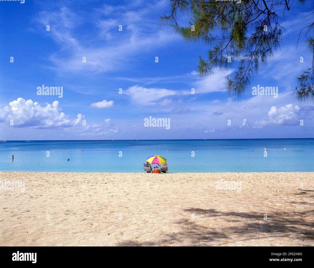 Seven Mile Beach, Grand Cayman, Isole Cayman, Isole dei Caraibi Foto Stock