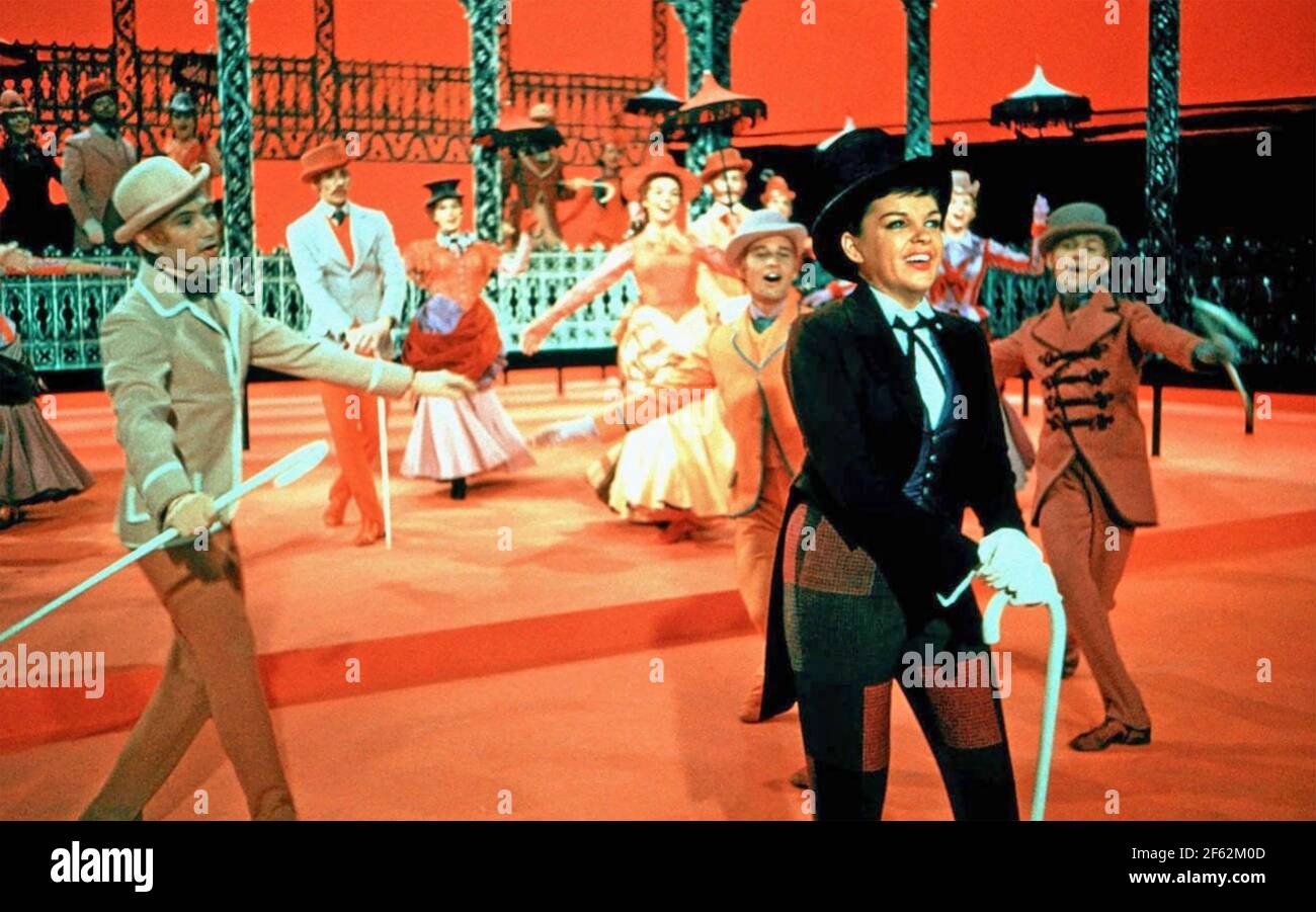 Una STELLA È NATA nel 1954 Warner Bros. Film musicale con Judy Garland Foto Stock