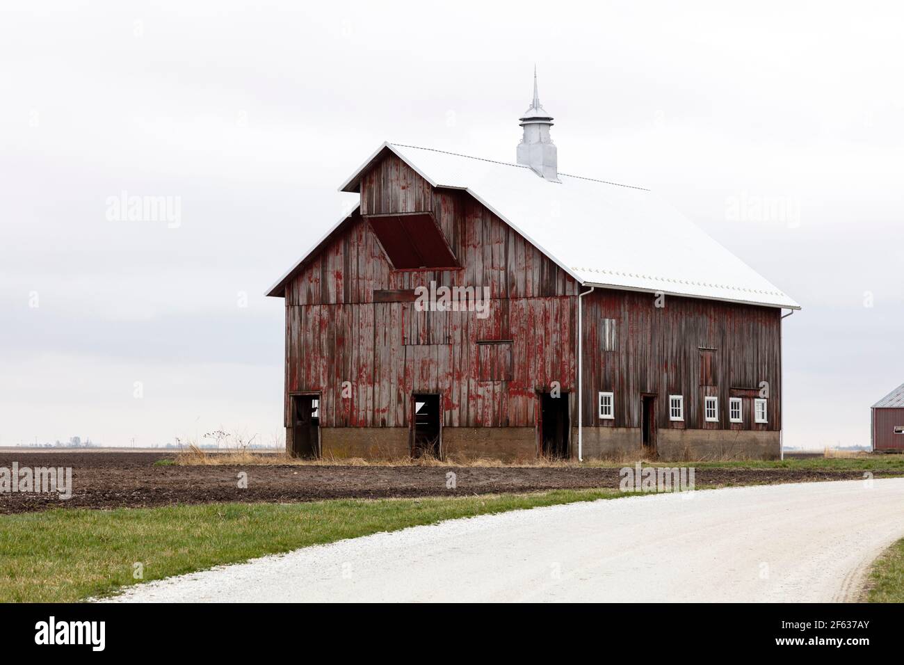 Fienili, fattoria Amish, primavera precoce, Indiana, Stati Uniti, Di James D Coppinger/Dembinsky Photo Assoc Foto Stock