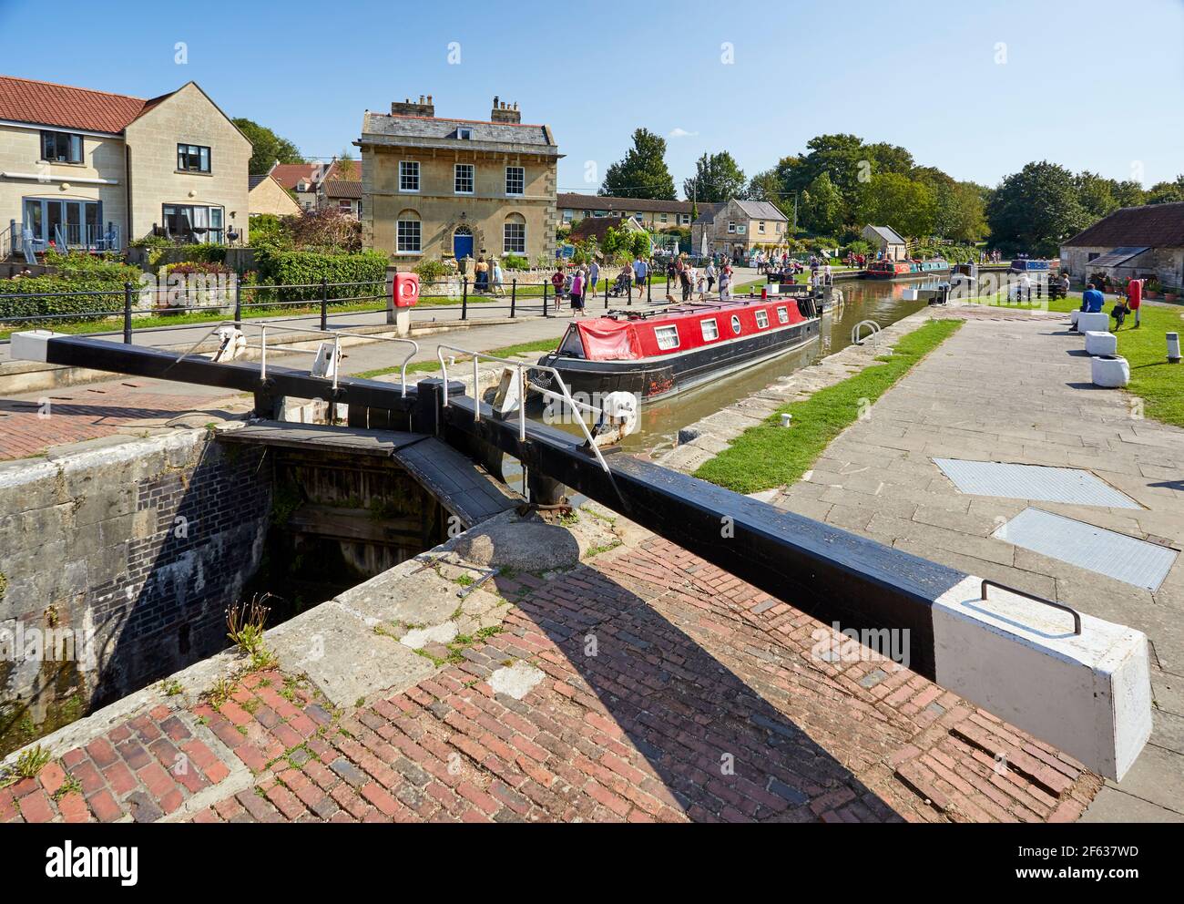 Locks on the Kennett and Avon Canal at Bradford on Avon, Cotswolds, Wiltshire, England, UK, Europa Foto Stock