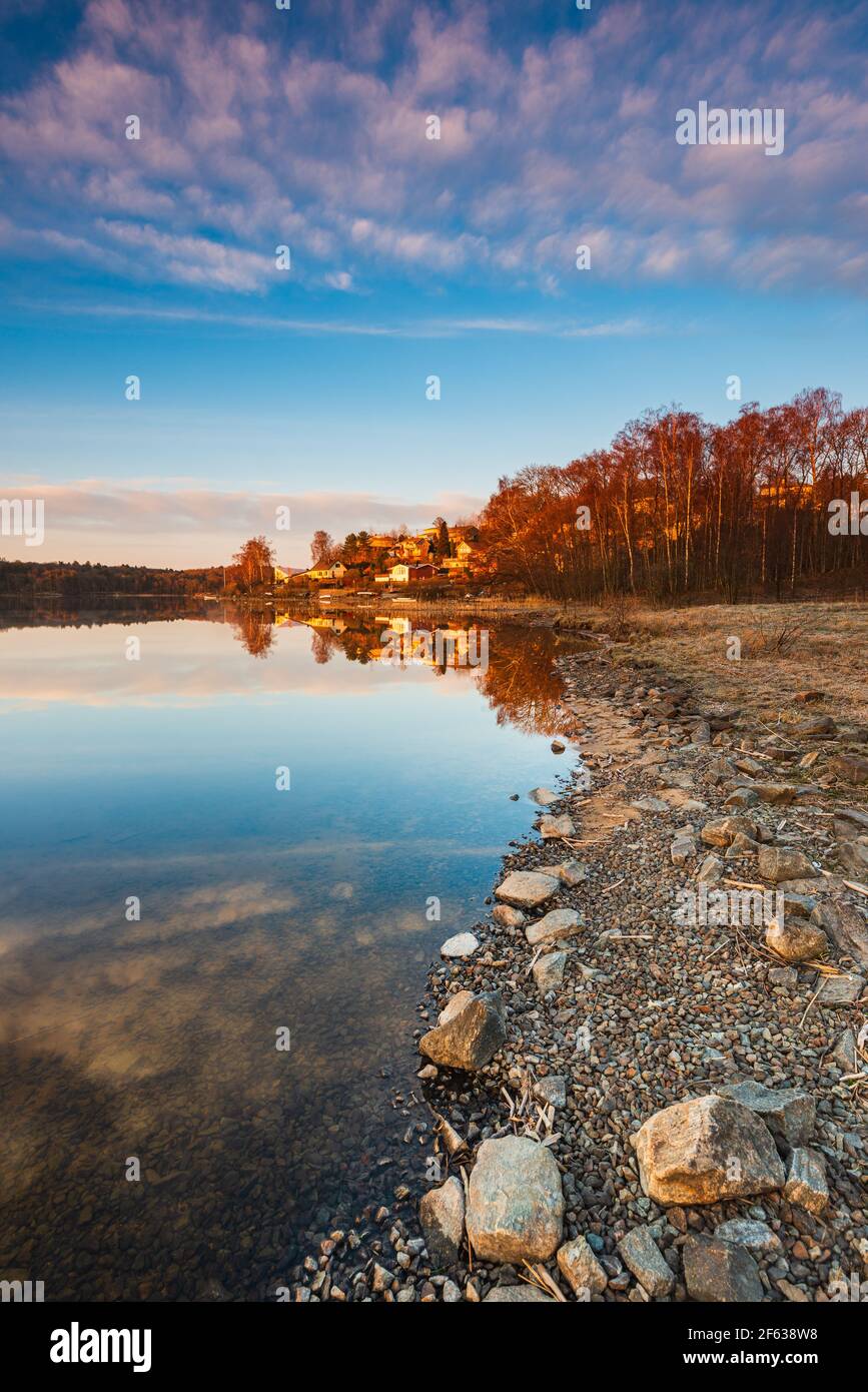 Lago ancora sul litorale Foto Stock