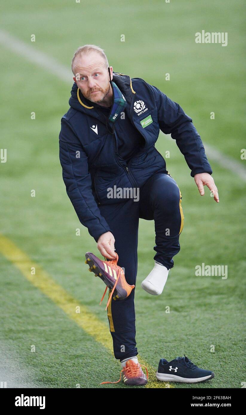 Oriam Sports CenterRiccarton, Edinburgh.Scotland UK. 29 Marzo 21 Scotland Women's Rugby Squad sessione di allenamento per il prossimo Six Nation Match vs England Pic mostra Bryan Easson Scotland Women Head Coach . Oriam Sports CenterRiccarton, Edinburgh.Scotland UK. 29 Marzo 21 Scotland sessione di allenamento delle squadre di rugby femminili per il prossimo incontro di sei nazioni contro EnglandPic mostra il Capitano Rachel Malcolm ( Loughborough Lighting) in azione . Credit: eric mcowat/Alamy Live News Foto Stock