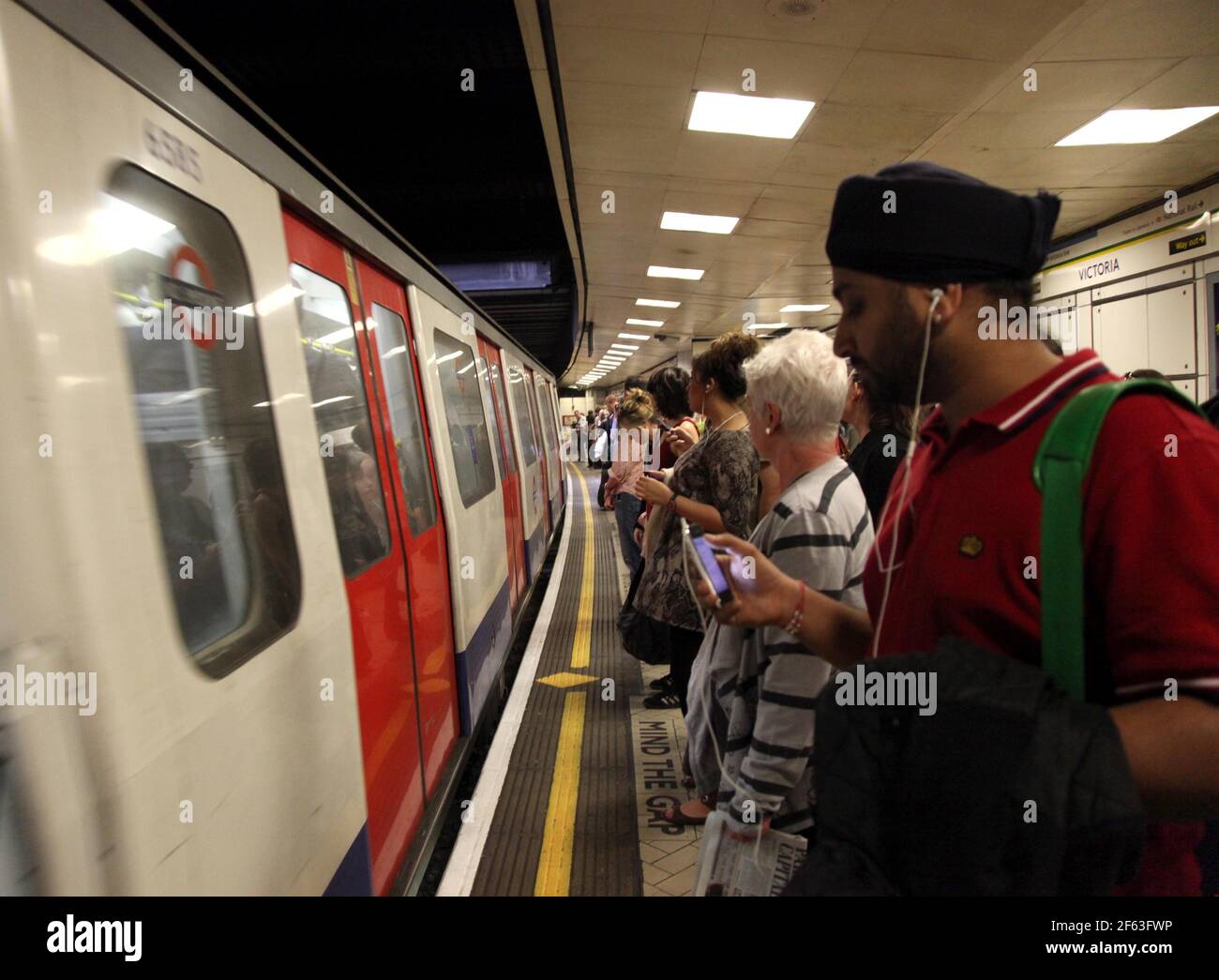 Londra, Inghilterra, Victoria Station, metropolitana, Westminster Abbey, London Evening Standard, Turismo, pendolari. Foto Stock