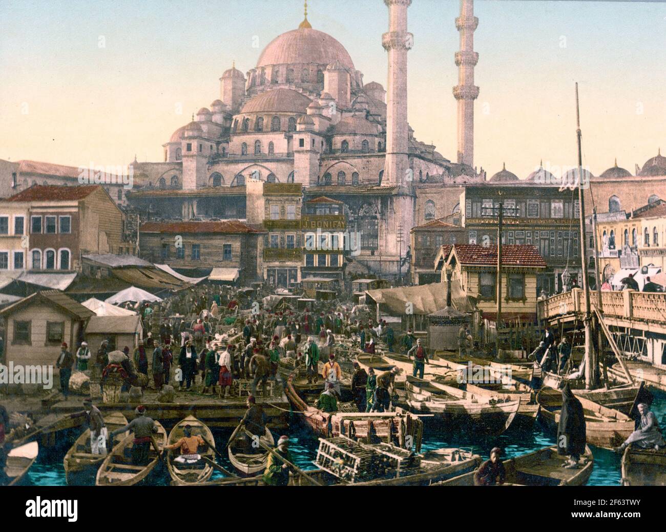 Moschea Yeni Cami e bazar Eminönü, Costantinopoli, Turchia, circa 1900 Foto Stock