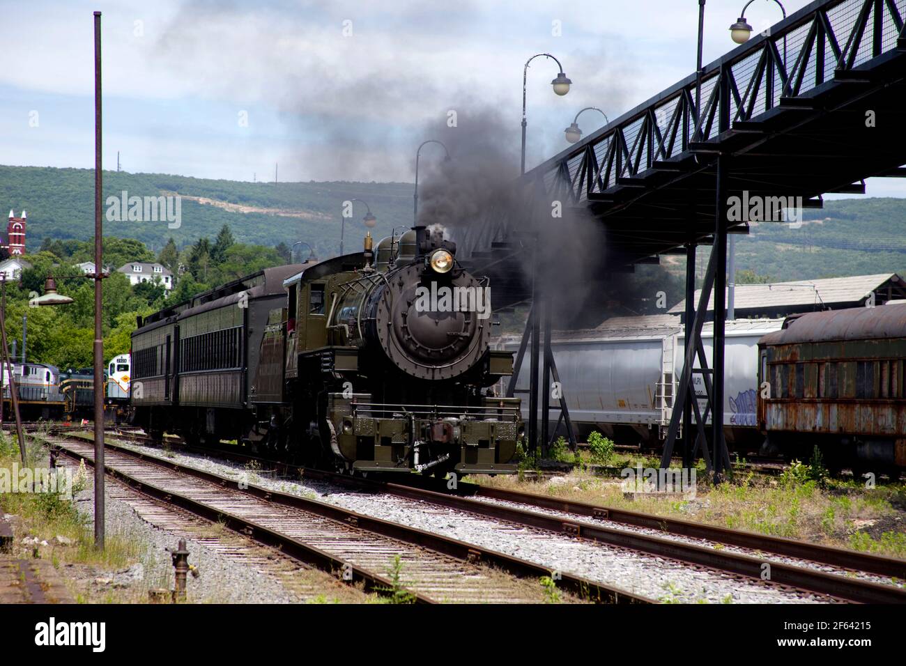 Una delle tante escursioni in locomotiva a vapore dal sito storico nazionale di Steamtown, un parco nazionale, Scranton, Pennsylvania, USA. Foto Stock