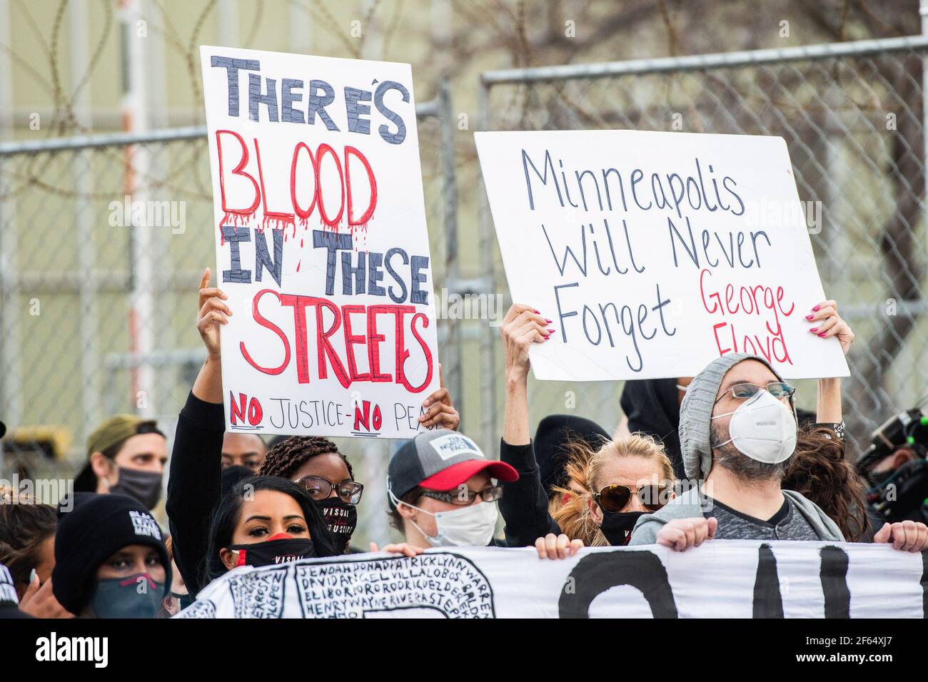 I manifestanti dimostrano il centro città il giorno uno del processo Derek Chauvin il 29 marzo 2021 a Minneapolis, Minnesota. Foto: Chris Tuite/ImageSPACE/MediaPunch Foto Stock