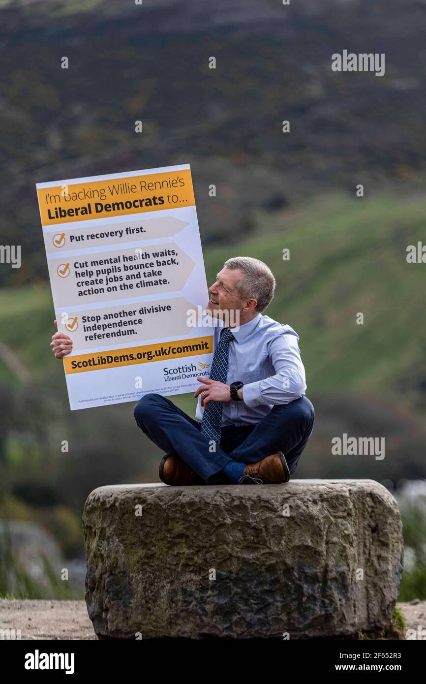 Edimburgo, Regno Unito. 30 marzo 2021 nella foto: Il leader liberaldemocratico scozzese Willie Rennie svela il suo impegno a mettere la ripresa prima davanti al primo dibattito televisivo per le elezioni parlamentari scozzesi. Credit: Notizie dal vivo su Rich Dyson/Alamy Foto Stock