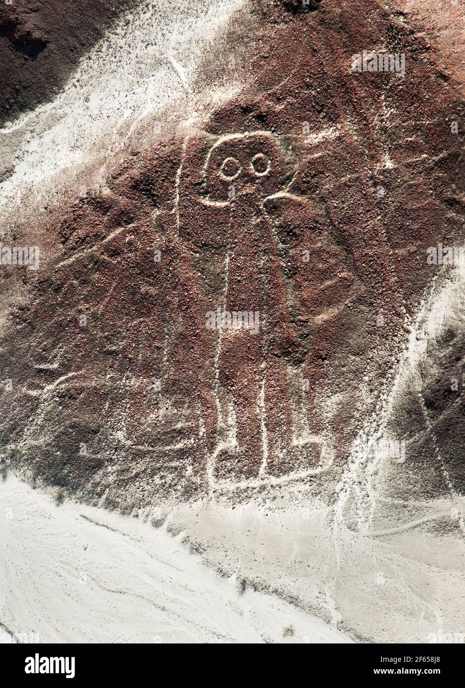Lo spaceman o l'uomo spaziale, Nazca o Nasca misteriose linee e geoglifi vista aerea, punto di riferimento in Perù Foto Stock