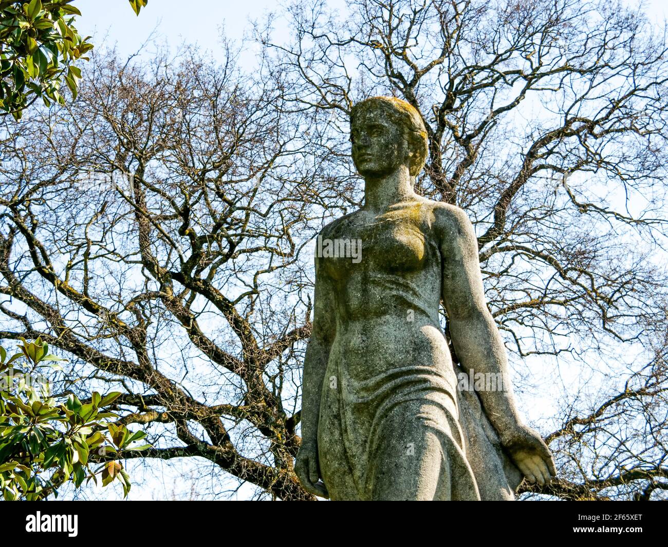 Statua nel Giardino pubblico di Montelimar, Drome, Francia Foto Stock