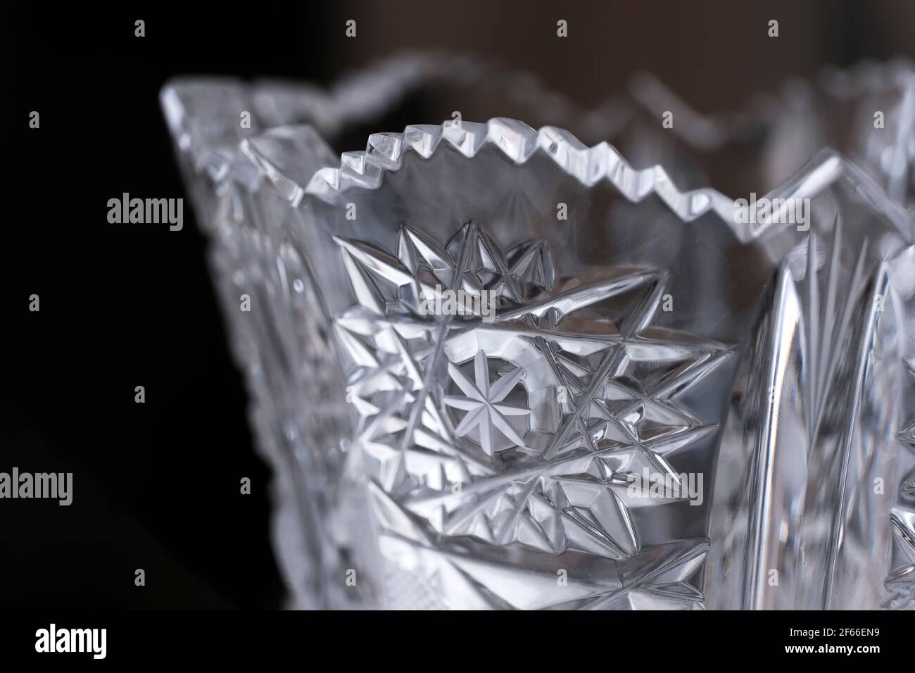 Macro dettaglio di un vaso di cristallo antico Foto Stock