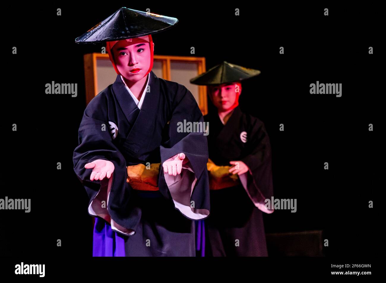 Danza tradizionale Okinawan presso l'Associazione Okinawan del Perù, danza Okinawa. Lima città. Foto Stock