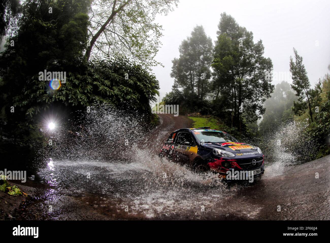 35 MOLINARO Tamara MAYRHOFFER Ursula Opel Adam R2 azione durante il Campionato europeo Rally 2017 ERC Azzorre rally, dal 30 marzo al 1 aprile, a Ponta Delgada Portugal - Foto Jorge Cunha / DPPI Foto Stock