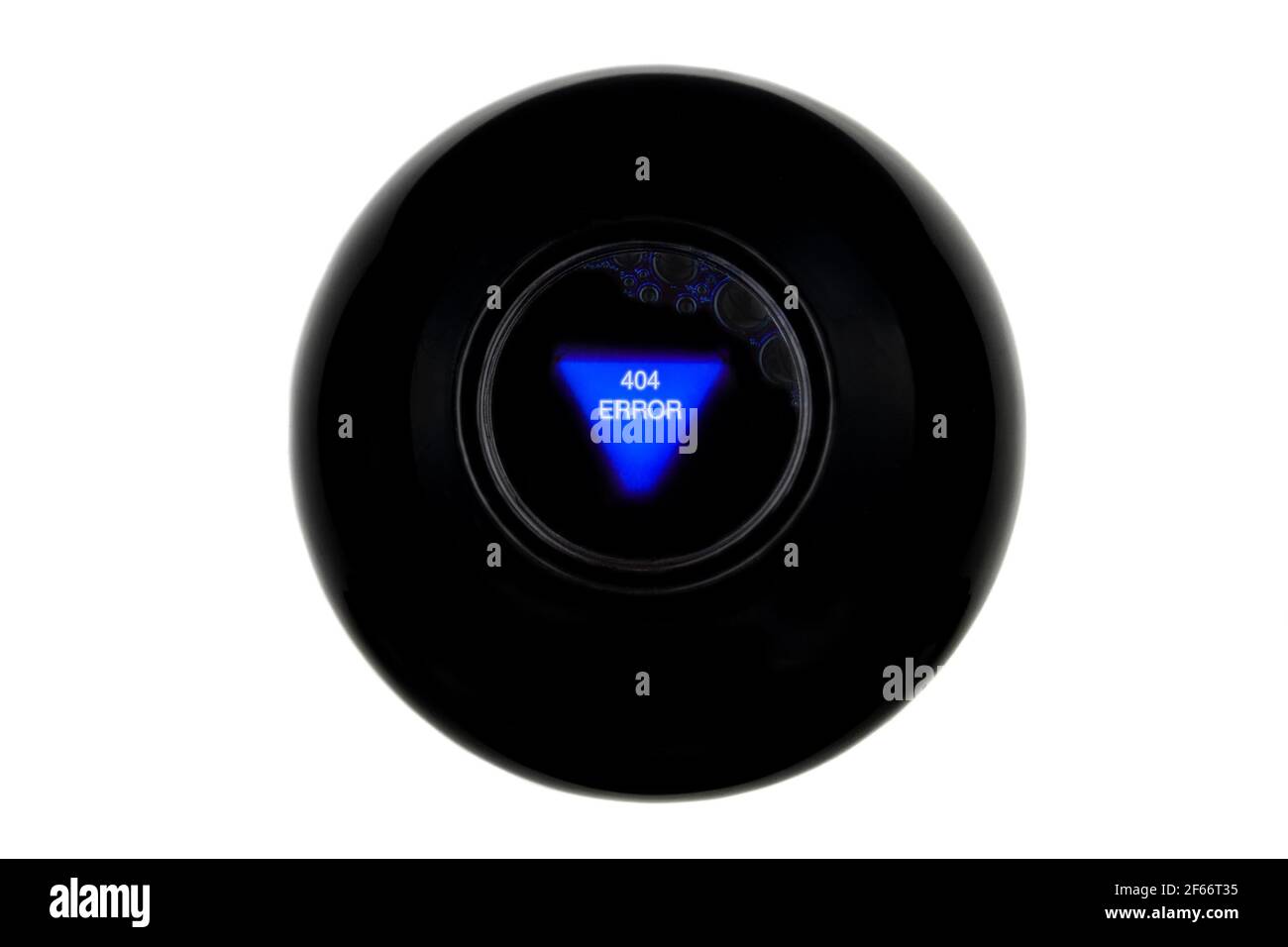 Sfera magica 8 con errore di predizione 404 isolato su bianco sfondo Foto Stock
