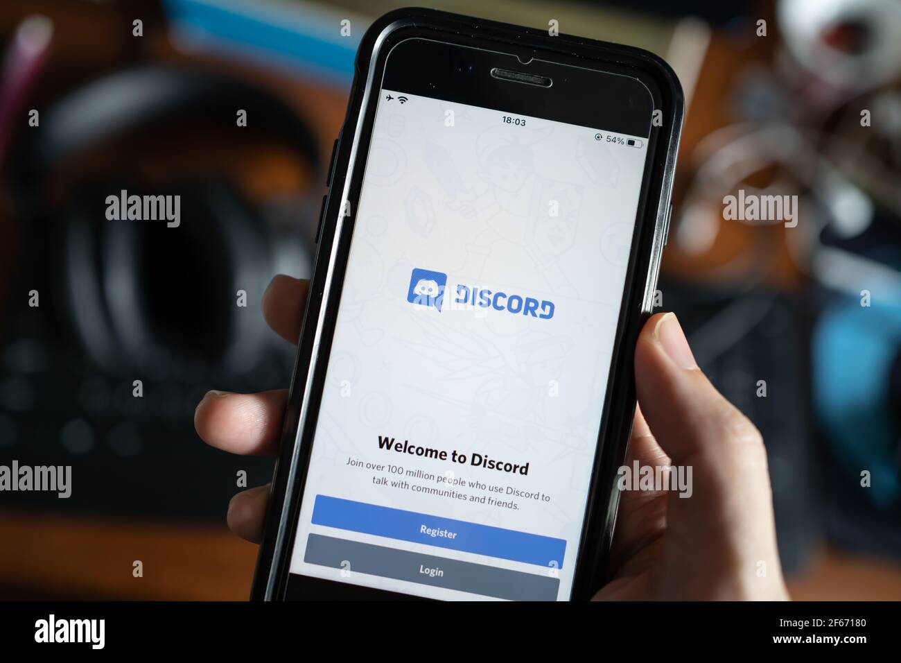 Bangkok, Thailandia - 30 Marzo 2021 : iPhone 7 mostra il suo schermo con discordia app. Foto Stock