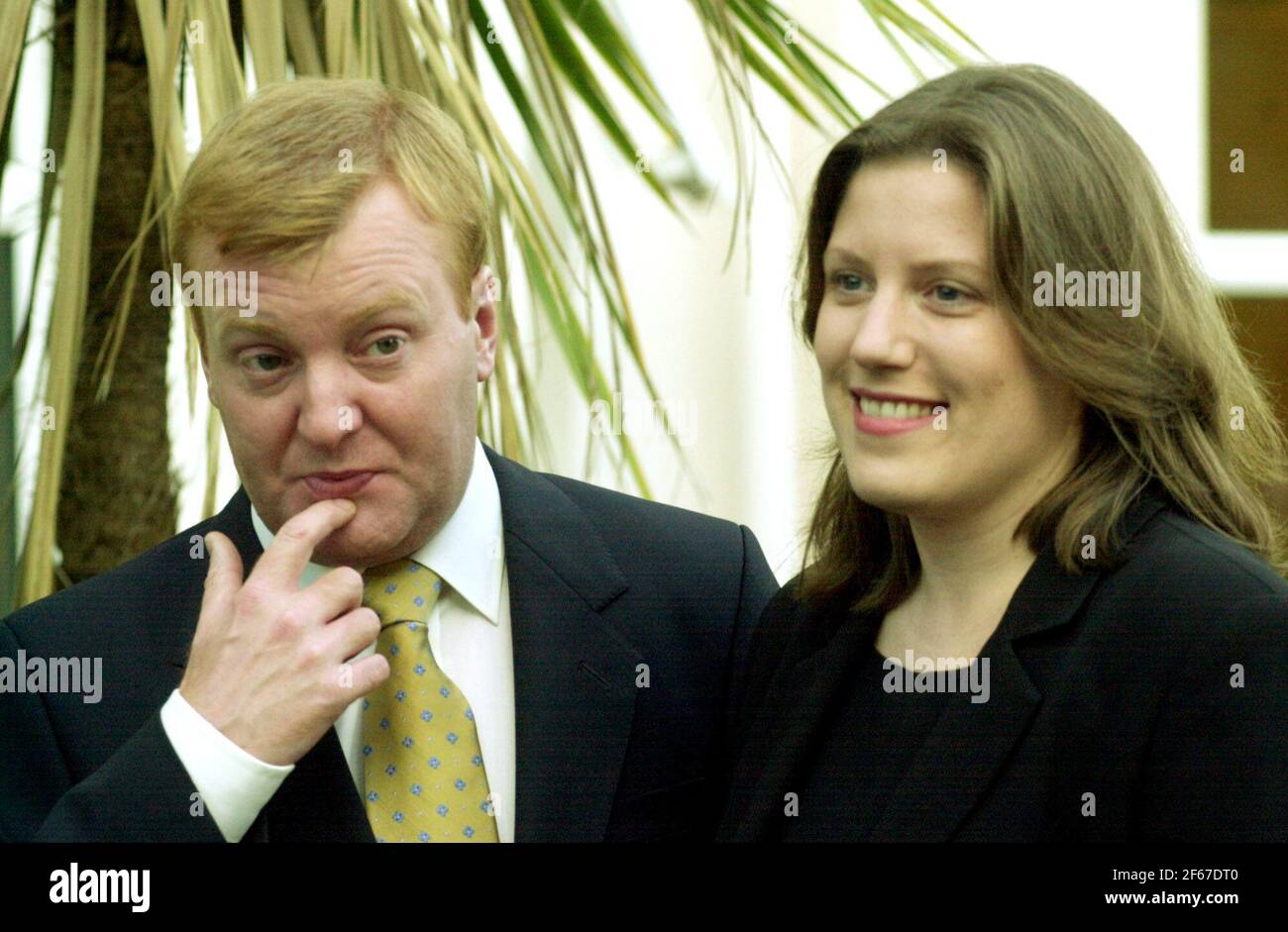 Charles Kennedy e la sua fidanzata Sarah Gurling sulla loro strada per una festa. Conferenza Lib DEM Bournemouth Foto Stock