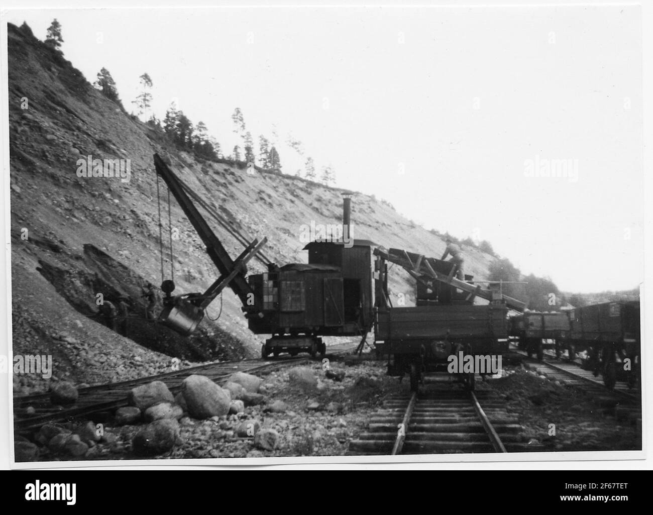 Vikbolandsbanan, VB. Dalla ghiaia fossa Fallingberg con escavatore a vapore e ghiaia auto. Sulla linea tra Valdemarsvik e Söderköping. Foto Stock