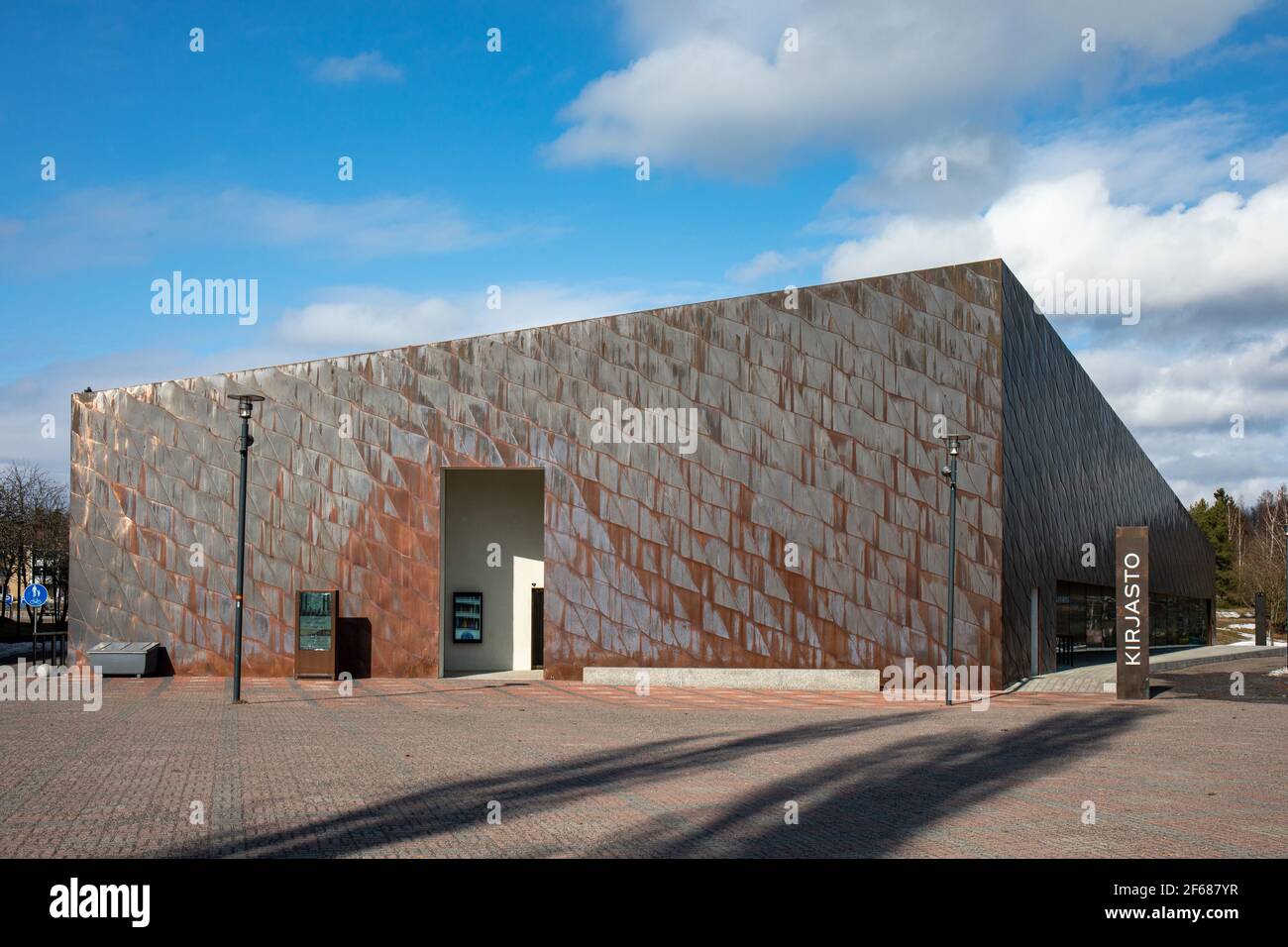 Edificio della biblioteca moden a Kirkkonummi, Finlandia Foto Stock