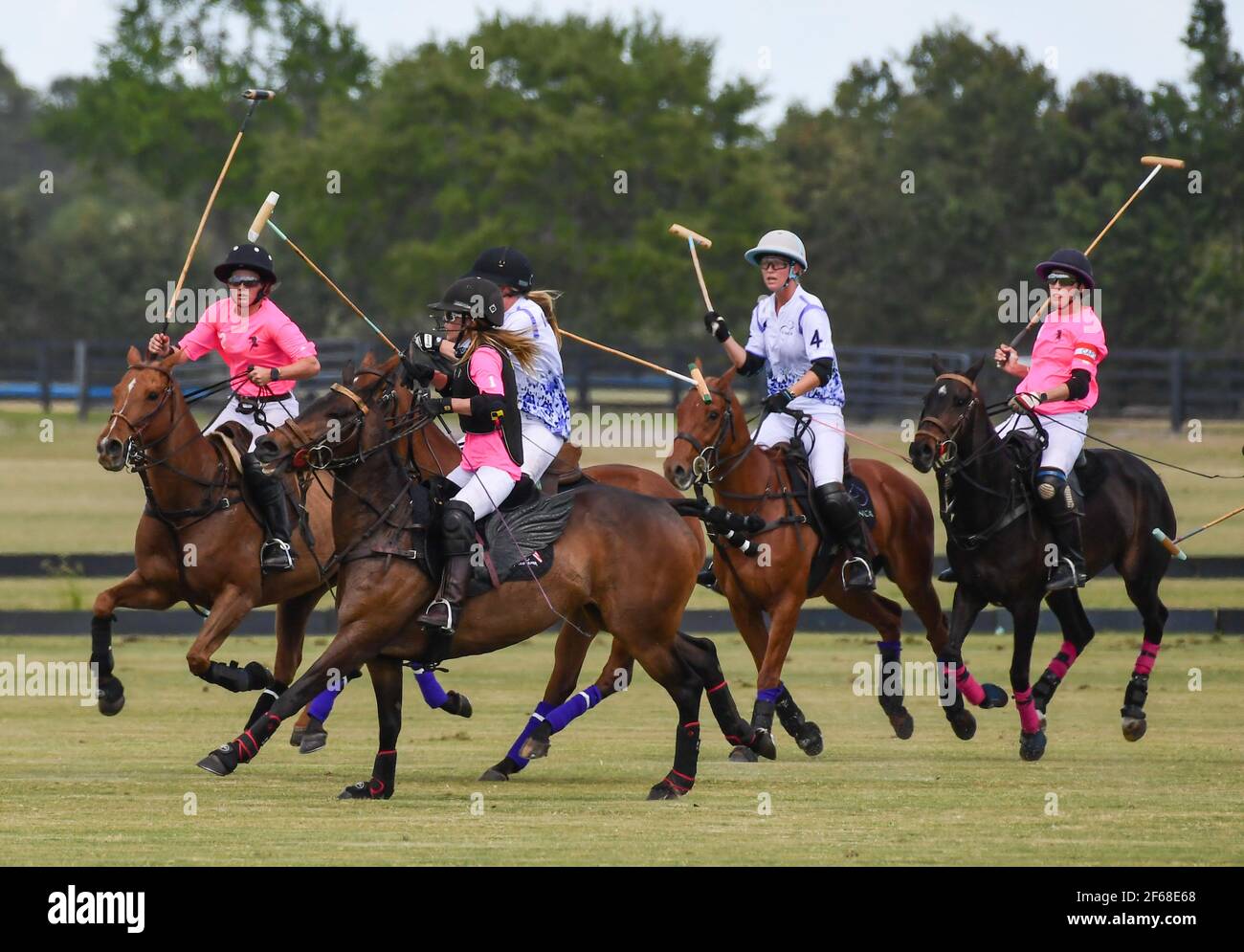 DUNDAS VS ICONICA 2021 CAMPIONATI DI POLO FEMMINILE, tenuti a Port Mayaca, Florida, 10 marzo 2021. Team Dundas: Nina Clarkin, Hope Arelano, Sarah Siegel Magness Foto di Jennifer Graylock-Graylock.com 917-519-7666 Foto Stock