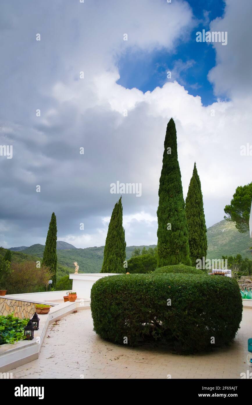 Terrazza in stile mediterraneo in Italia. Foto Stock