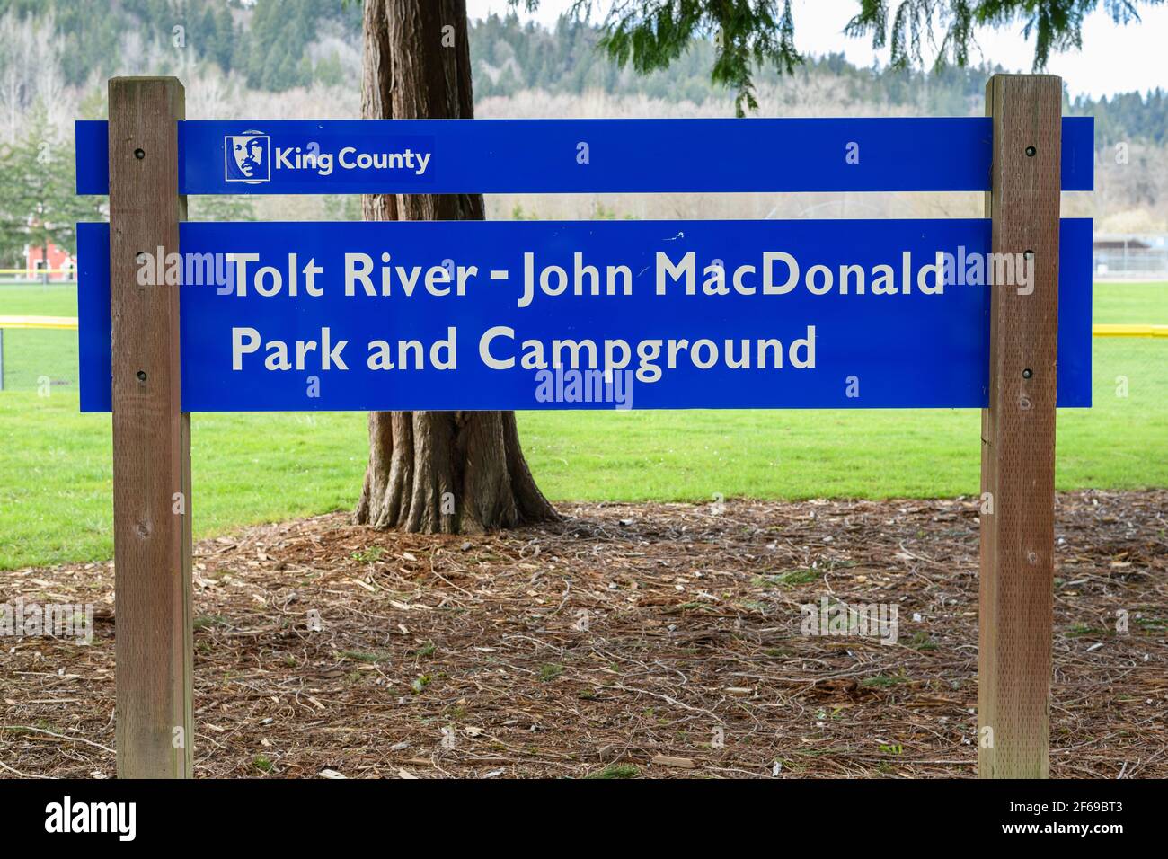 Cartello King County Washington che indica il fiume Tott - John Macdonald Park e Campground in garofano lungo le rive del Il fiume Snoqualmie Foto Stock