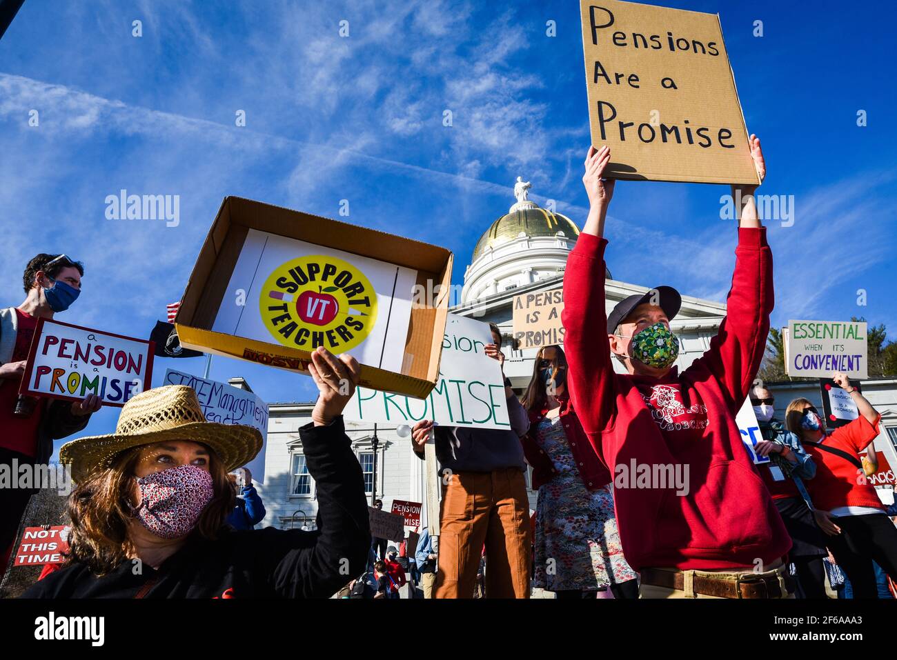 Dimostrazione da parte degli insegnanti del Vermont per protestare contro le modifiche proposte nei loro piani pensionistici finanziati con fondi pubblici, Vermont state House, Montpelier, VT, USA. Foto Stock