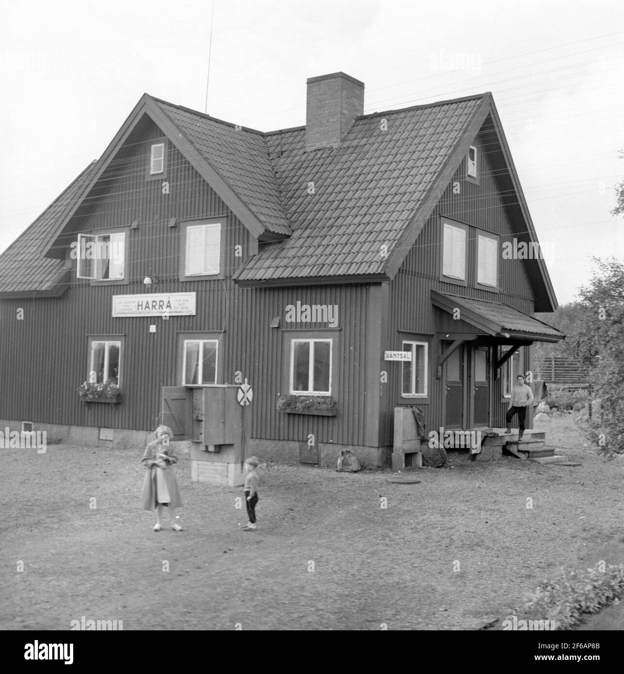 Stazione con case private Foto Stock