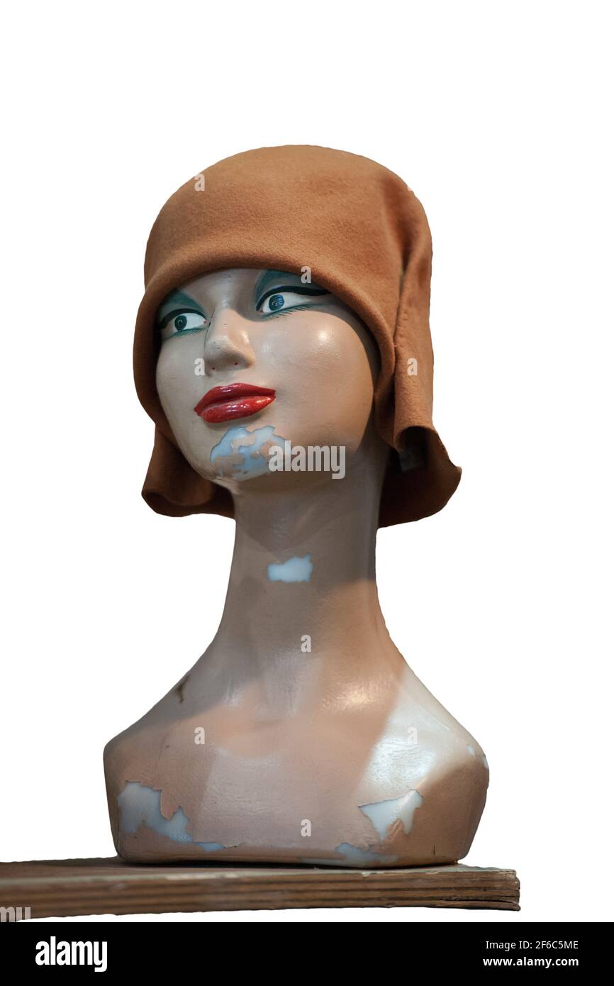 Cappelli vintage per donna su una testa manichino Foto stock - Alamy