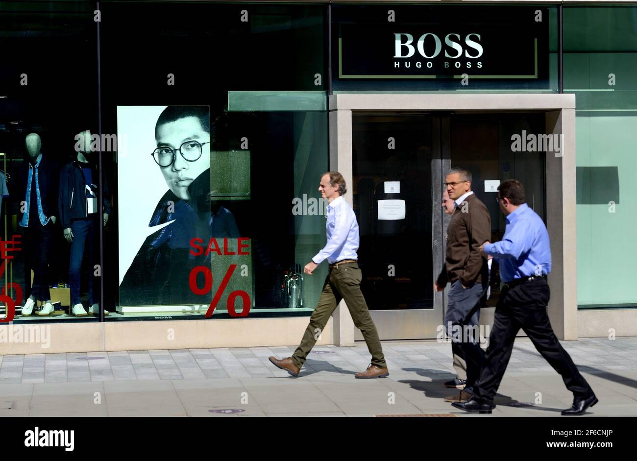 Londra, Inghilterra, Regno Unito. Negozio Hugo Boss in Victoria Street Foto  stock - Alamy