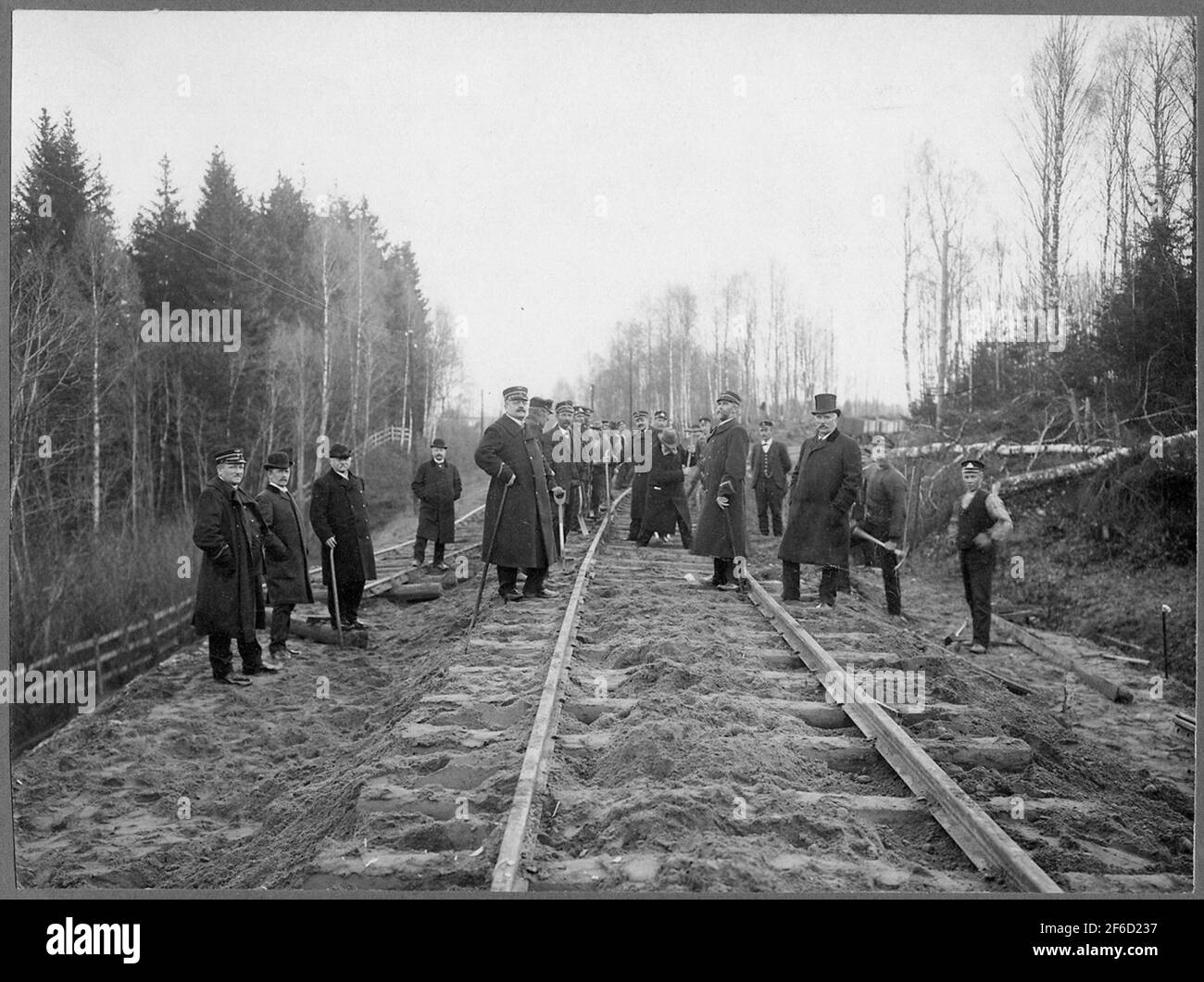 Ispezione dei binari appena posati. Foto Stock