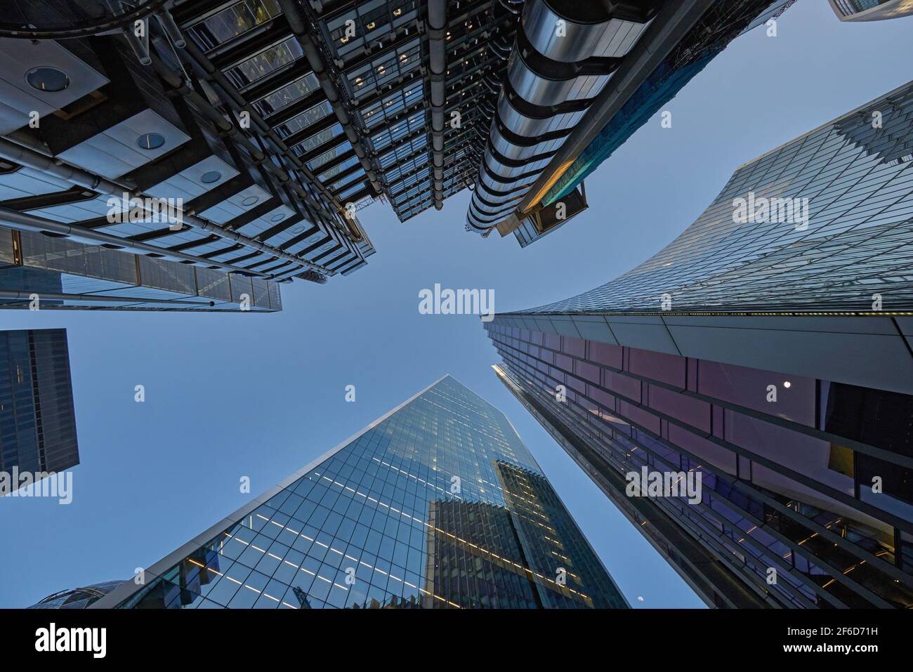 città di londra quartiere finanziario edifici alti londra Foto Stock