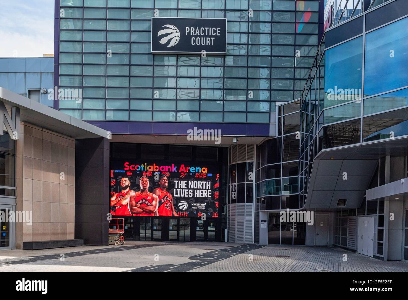 Ingresso vuoto all'area del centro commerciale Scotiabank Arena La pandemia di Covid-19 Foto Stock