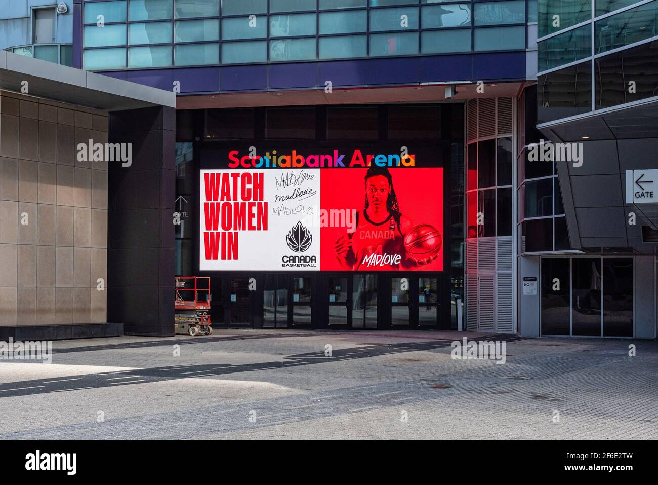 Ingresso vuoto all'area del centro commerciale Scotiabank Arena La pandemia di Covid-19 Foto Stock