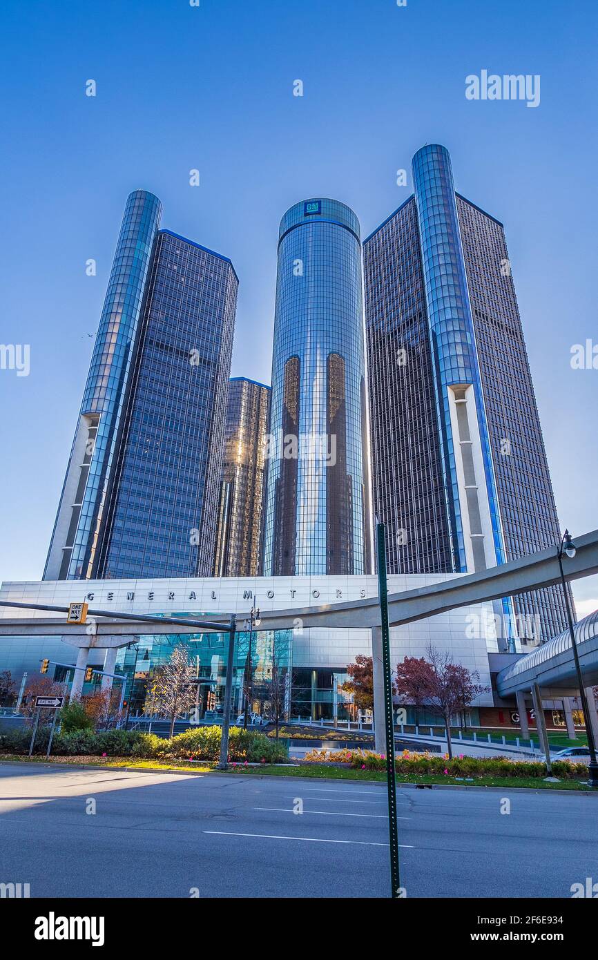 DETROIT, MI, USA - 10 NOVEMBRE: GM Renaissance Center il 10 novembre 2020 nel centro di Detroit, Michigan. Foto Stock