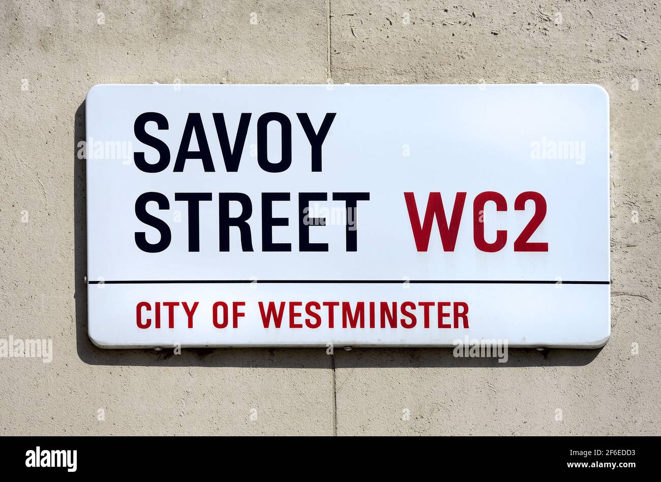 Londra, Inghilterra, Regno Unito. Indicazioni stradali: Savoy Street, WC2, City of Westminster Foto Stock