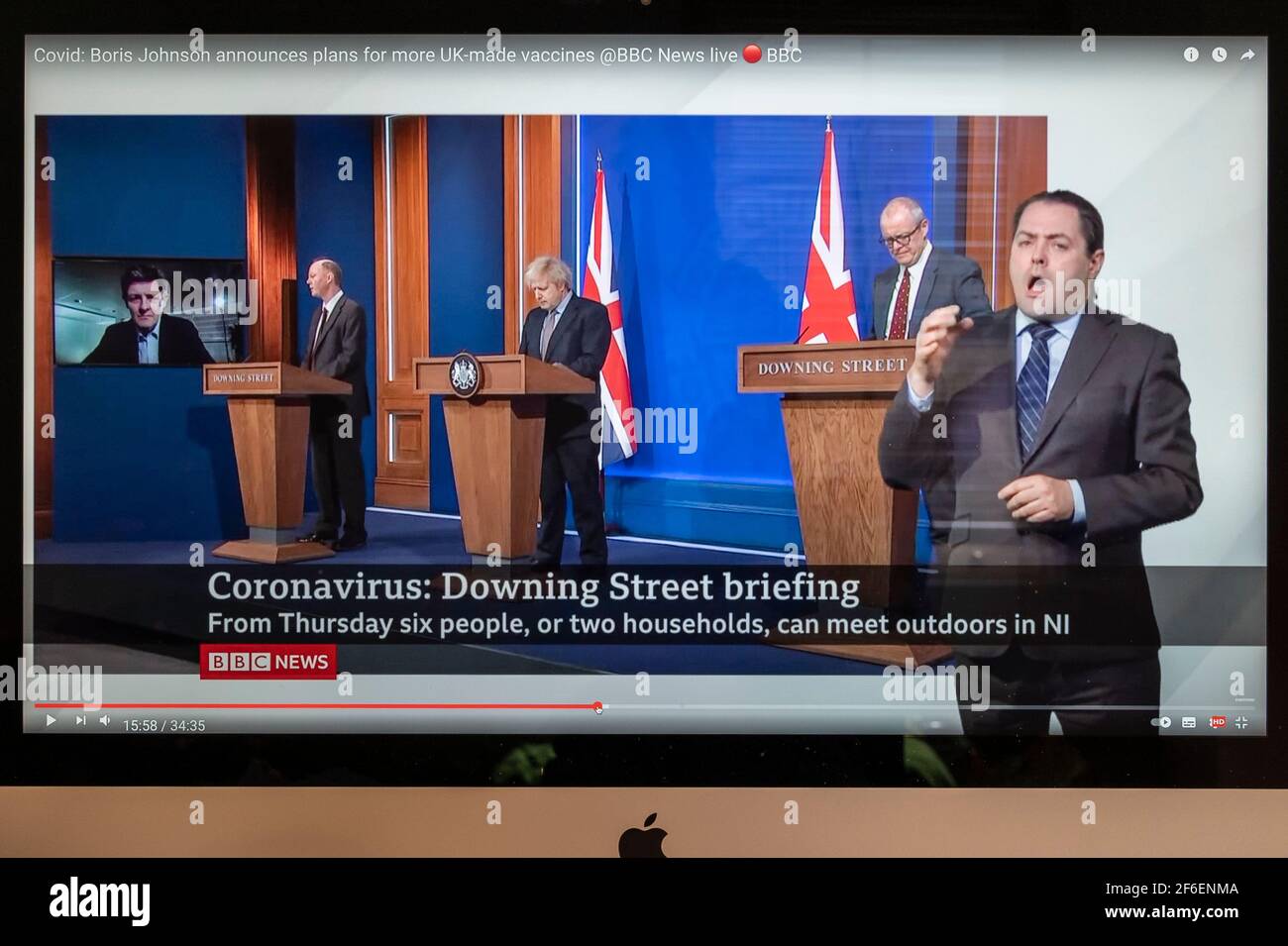 Boris Johnson ha tenuto un briefing di Downing Street nella nuova sala stampa con Chris Whitty e Patrick Vallance. Notizie BBC, Foto Stock