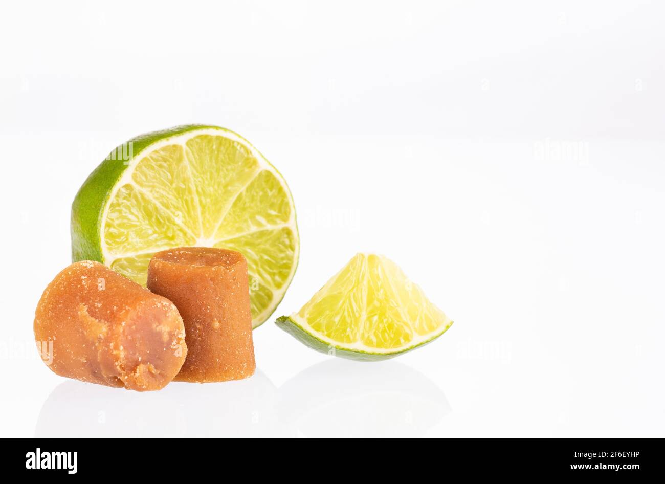 Panela al limone, combinazione rinfrescante - Saccharum officinarum Foto Stock