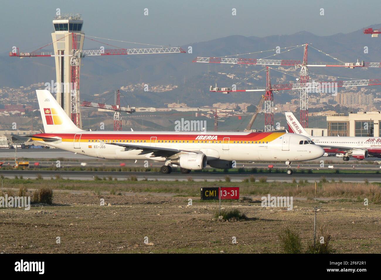 Iberia Airbus A321-211 (EC-JGS) all'aeroporto di Malaga, Spagna. Foto Stock