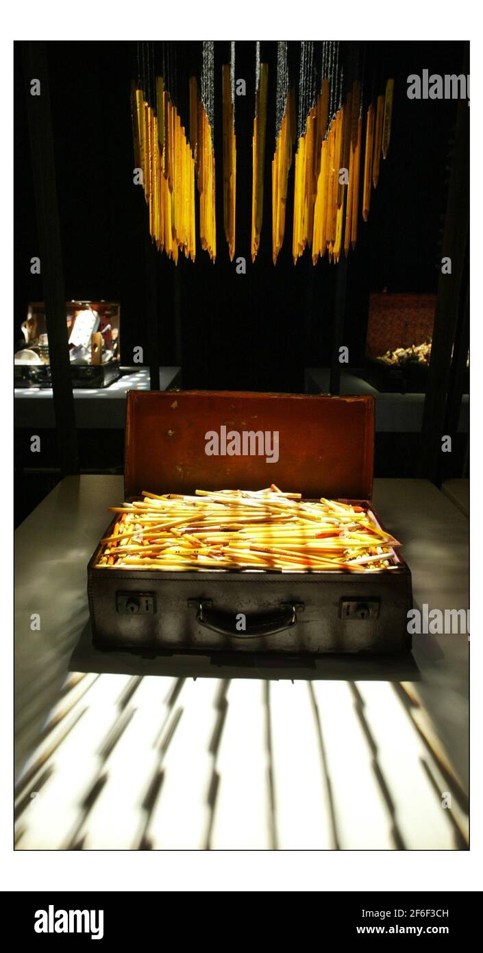 Uno dei numerosi oggetti di Peter Greenaway Major Instalation Luper a Compton VerneyCompton Verney nel Warwickshire, uno dei capolavori architettonici della contea, aprirà il 27 marzo dopo un esteso restauro che ha visto la residenza precedentemente derelict trasformata in un grande nuovo luogo d'arte. il filantropo di Brit Sir Peter Moores ha investito molti milioni per realizzare questo sogno lungo di vita. pic David Sandison 18/3/2004 Foto Stock