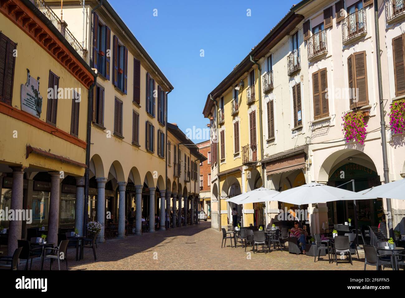 Abbiategrasso, provincia di Milano, Lombardia, Italia: Antichi edifici della città storica Foto Stock