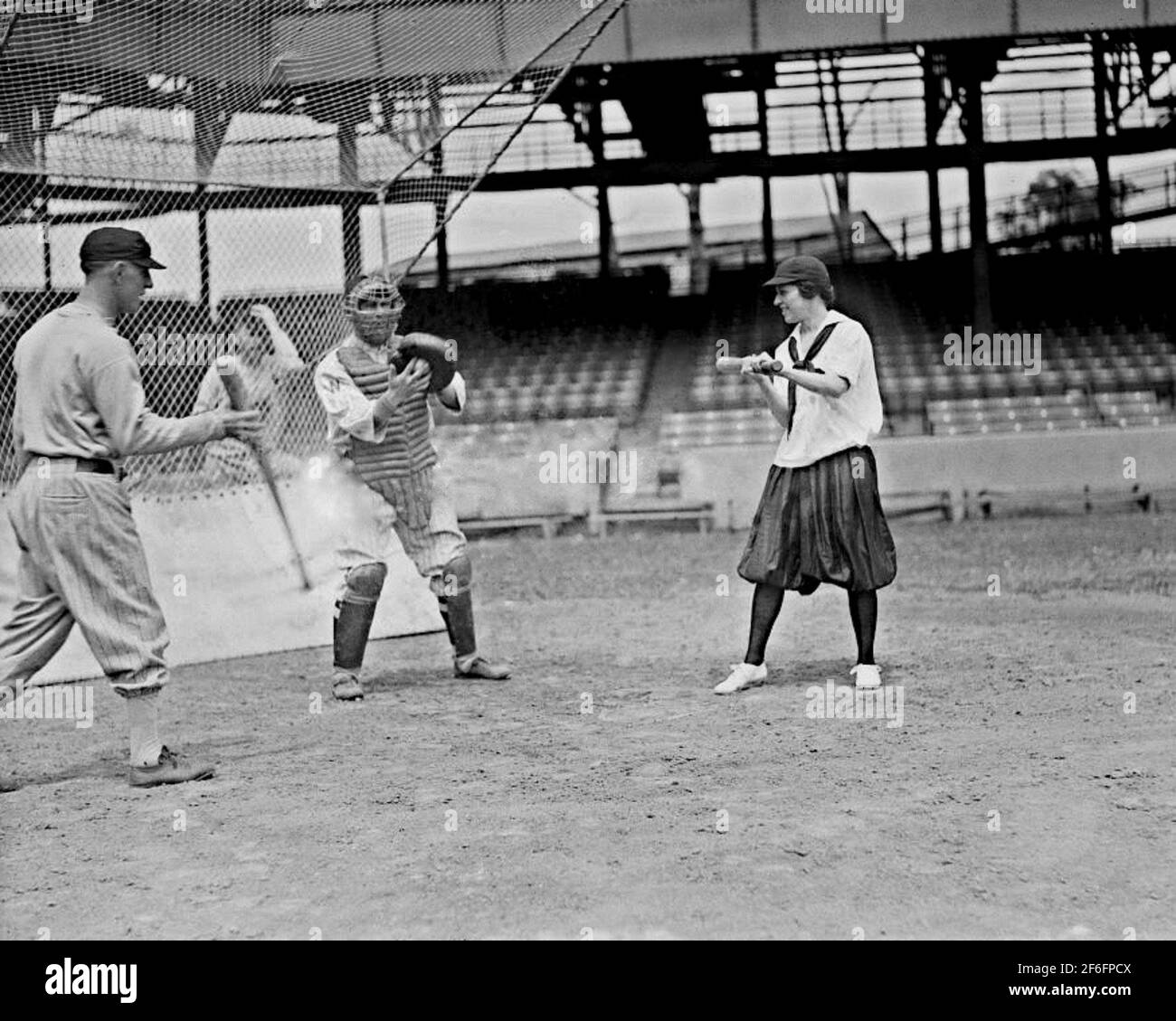 Femmina da baseball e Washington Senators Players, 10 giugno 1920. Foto Stock