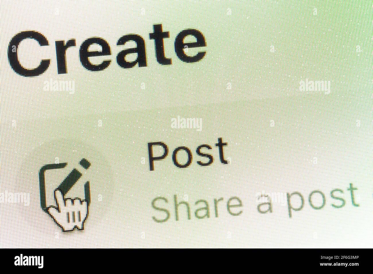 Sito di social media Facebook, cursore sull'icona Crea post sulla schermata macOS in 2021 Foto Stock