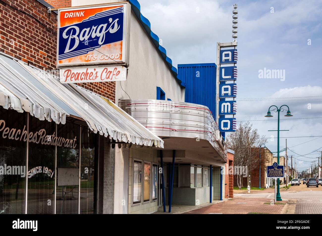 Quartiere storico di Farish Street e Alamo Theatre a Jackson, Mississippi, Stati Uniti. Foto Stock