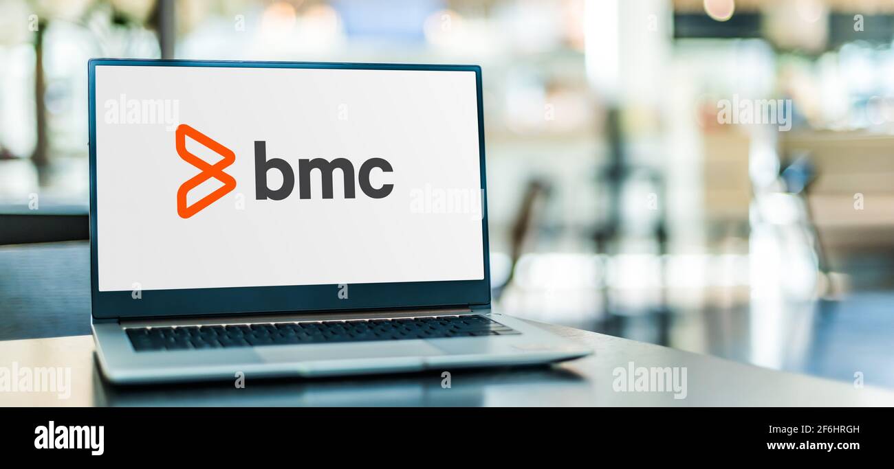 POZNAN, POL - 6 FEBBRAIO 2021: Computer portatile con logo di BMC Software, Inc., una società americana di software aziendale Foto Stock
