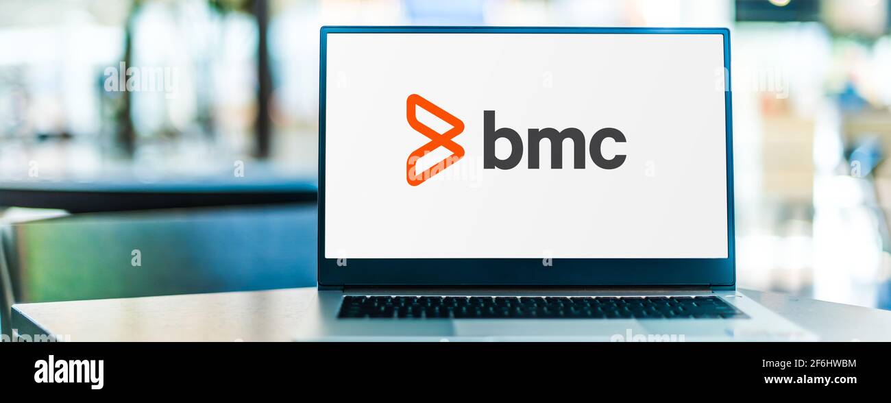 POZNAN, POL - 6 FEBBRAIO 2021: Computer portatile con logo di BMC Software, Inc., una società americana di software aziendale Foto Stock