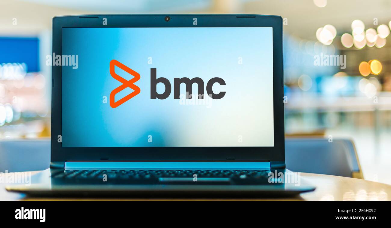 POZNAN, POL - 6 FEBBRAIO 2021: Computer portatile con logo di BMC Software, Inc., una società americana di software aziendale Foto Stock