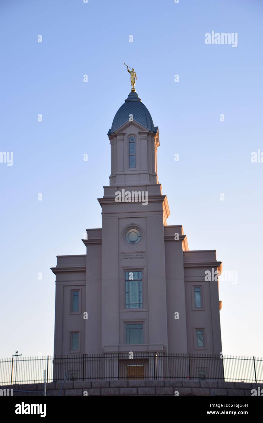Vista frontale del tempio di Cedar City LDS Foto Stock