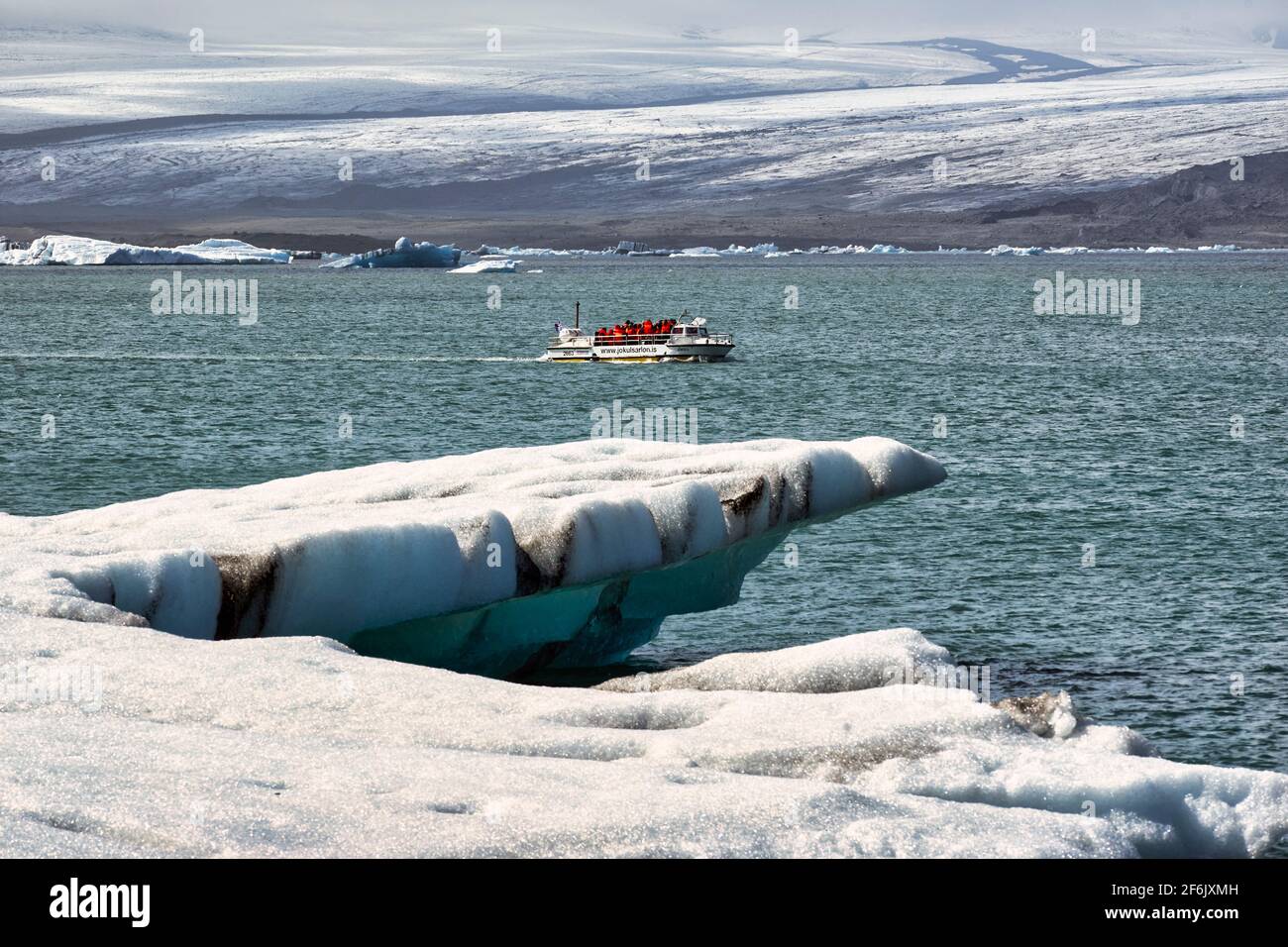 Jökulsárlón è un grande lago glaciale nella parte meridionale del Parco Nazionale di Vatnajökull, in Islanda. Foto Stock