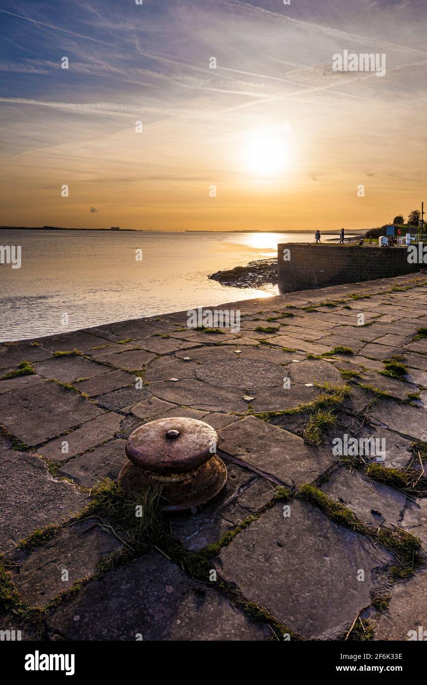 Tramonto sul fiume Severn a Lydney Harbour, Gloucestershire UK Foto Stock